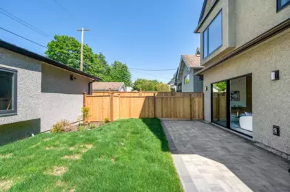 Swimming Pool Photo of 2 3771 W King Edward Avenue, Vancouver, BC