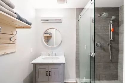Primary Bathroom Photo of 8129 Harvie Road, Surrey, BC