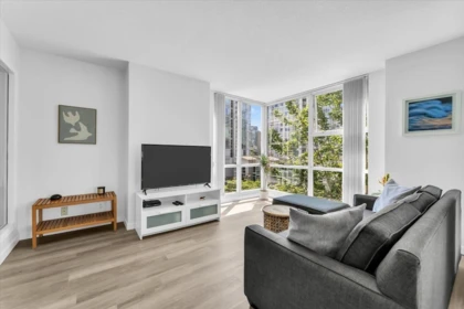 602 193 Aquarius Mews, Vancouver, BC, Vancouver — Apartment/Condo for sale