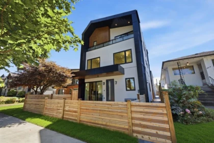 1 3018 E 19th Avenue, Vancouver, BC, Vancouver — Half Duplex for sale
