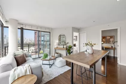 Kitchen Island Photo of 707 1068 W Broadway, Vancouver, BC