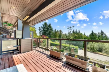 Kitchen Photo of 13 2555 Skilift Road, West Vancouver, BC