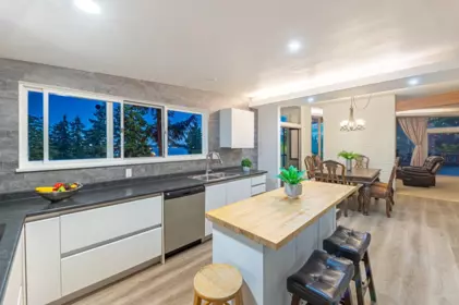 Breakfast Nook Photo of 3980 Bayridge Avenue, West Vancouver, BC