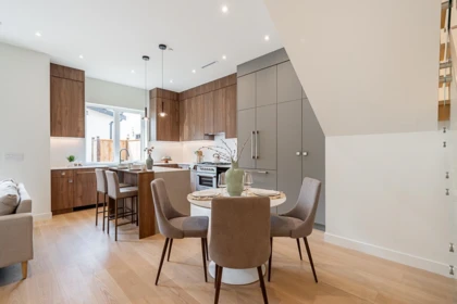 Kitchen Photo of 2 456 E 38th Avenue, Vancouver, BC