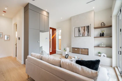 Living Room Photo of 2 456 E 38th Avenue, Vancouver, BC