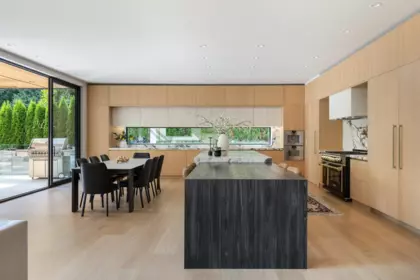 Kitchen Island Photo of 450 Macbeth Crescent, West Vancouver, BC