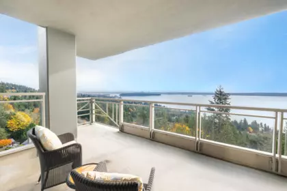 Staircase Photo of 1101 3335 Cypress Place, West Vancouver, BC
