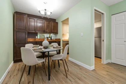 Kitchen Photo of 914 34909 Old Yale Road, Abbotsford, BC