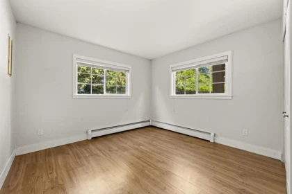 Breakfast Nook Photo of 12686 20 Avenue, Surrey, BC