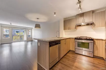 Family Room Photo of 420 3178 Dayanee Springs Boulevard, Coquitlam, BC
