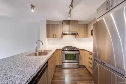 Kitchen Photo of 420 3178 Dayanee Springs Boulevard, Coquitlam, BC