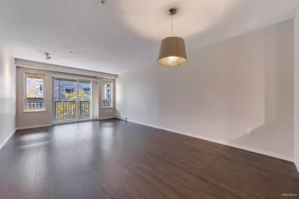 Pantry Photo of 420 3178 Dayanee Springs Boulevard, Coquitlam, BC