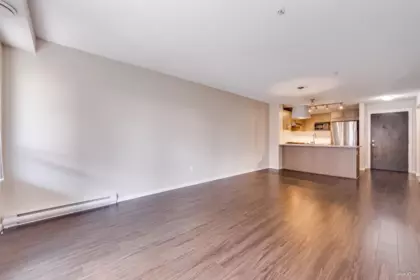 Walk-In Closet Photo of 420 3178 Dayanee Springs Boulevard, Coquitlam, BC