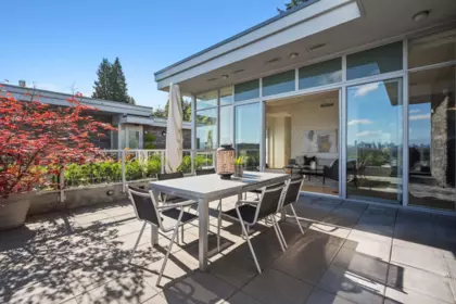 Front Yard Photo of 702 876 Keith Road, West Vancouver, BC