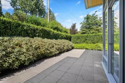 Garden / Landscaping Photo of 702 876 Keith Road, West Vancouver, BC
