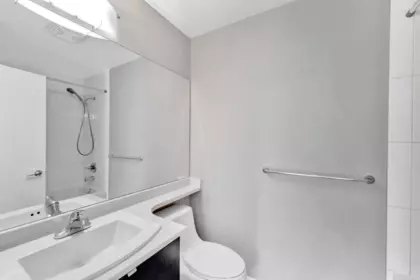 Hallway Photo of 335 13733 107a Avenue, Surrey, BC