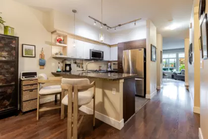 Kitchen Island Photo of 33 6299 144 Street, Surrey, BC