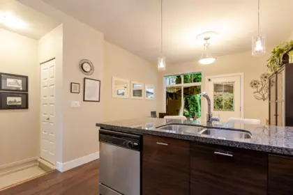 Kitchen Photo of 33 6299 144 Street, Surrey, BC