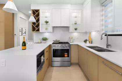 Kitchen Island Photo of 2 2211 Mannering Avenue, Vancouver, BC