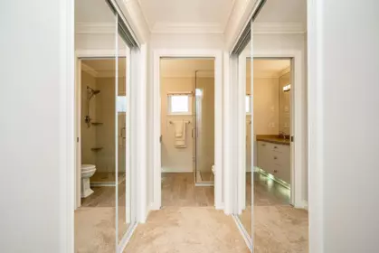Hallway Photo of 35 15055 20 Avenue, Surrey, BC
