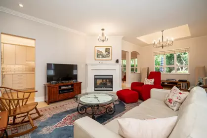 Kitchen Island Photo of 35 15055 20 Avenue, Surrey, BC