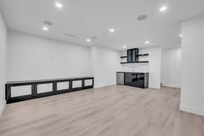 Entry Foyer Photo of 20235 27 Avenue, Langley, BC