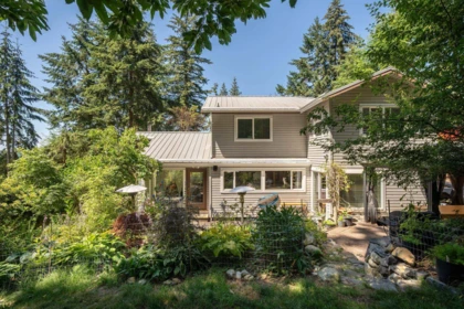 Kitchen Photo of 1529 Whitesails Drive, Bowen Island, BC