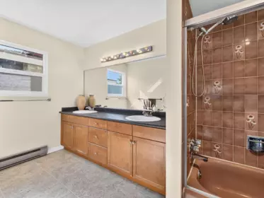 Mudroom Photo of 8251 Coldfall Court, Richmond, BC
