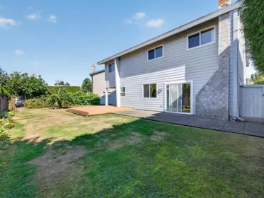 Swimming Pool Photo of 8251 Coldfall Court, Richmond, BC