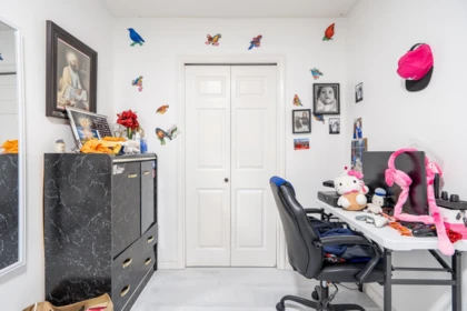Hallway Photo of 9534 124 Street, Surrey, BC