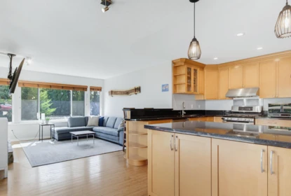 Breakfast Nook Photo of 2550 Peregrine Place, Coquitlam, BC