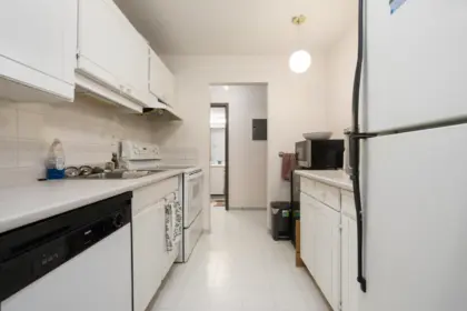206 3451 Springfield Drive, Richmond, BC, Richmond — Apartment/Condo for sale