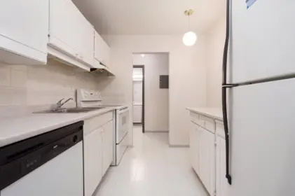 206 3451 Springfield Drive, Richmond, BC, Richmond — Apartment/Condo for sale