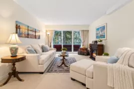 206 250 W 1st Street, North Vancouver, BC