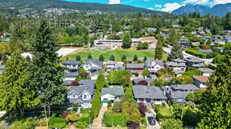 1235 Jefferson Avenue, West Vancouver, BC, West vancouver — Single Family Residence for sale