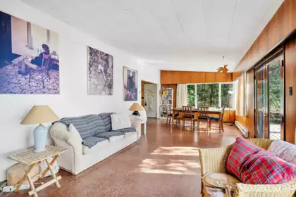 Breakfast Nook Photo of 498 Marine Turnabout, Mayne Island, BC