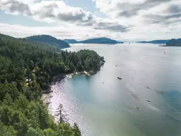 Hot Tub / Spa Photo of 498 Marine Turnabout, Mayne Island, BC