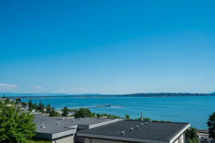 14736 Oxenham Avenue, White Rock, BC, White rock — Single Family Residence for sale