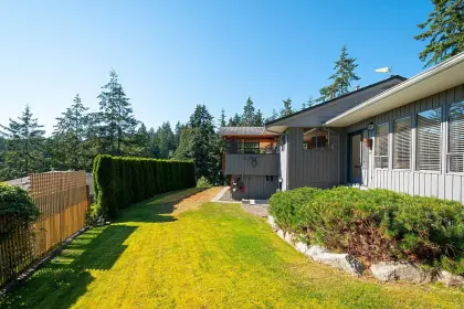 1526 Whitesails Drive, Bowen Island, BC, Bowen island — Single Family Residence for sale