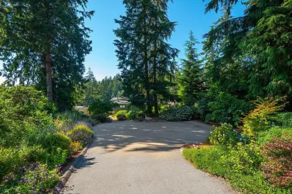 1526 Whitesails Drive, Bowen Island, BC, Bowen island — Single Family Residence for sale