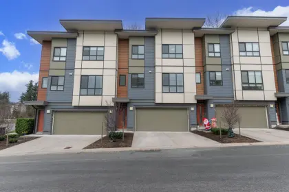 2 1968 North Parallel Road, Abbotsford, BC, Abbotsford — Townhouse for sale