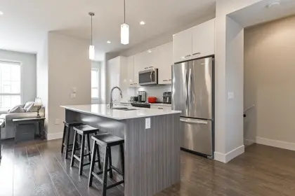 2 1968 North Parallel Road, Abbotsford, BC, Abbotsford — Townhouse for sale
