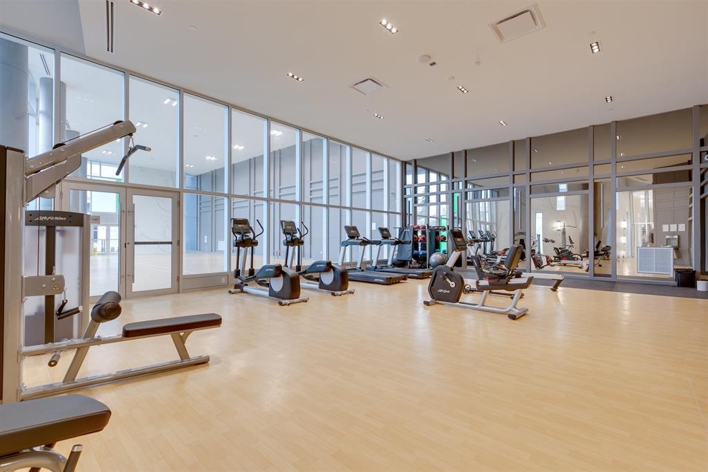 Front Yard Photo of 4105 9887 Whalley Boulevard, Surrey, BC