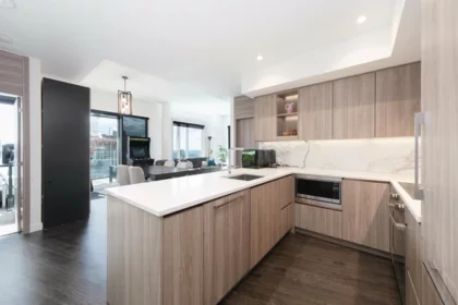 Kitchen Photo of 4105 9887 Whalley Boulevard, Surrey, BC