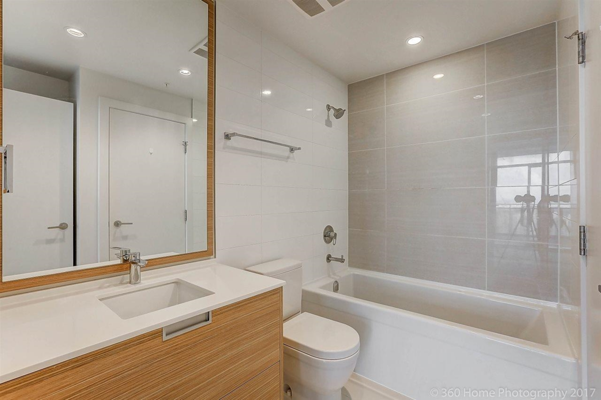 Kitchen Island Photo of 3302 4688 Kingsway, Burnaby, BC