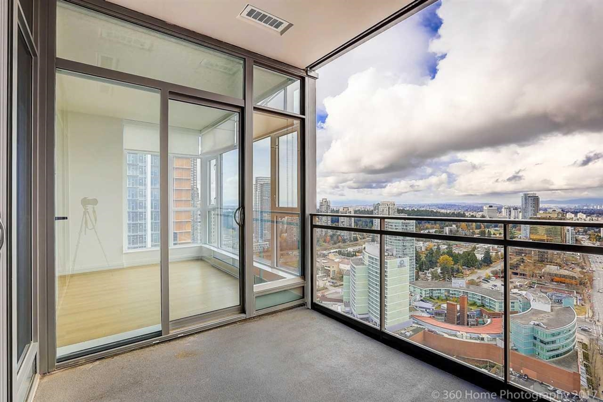 Kitchen Photo of 3302 4688 Kingsway, Burnaby, BC