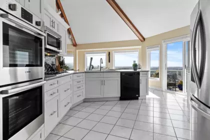 2591 Zurich Drive, Abbotsford, BC, Abbotsford — Single Family Residence for sale
