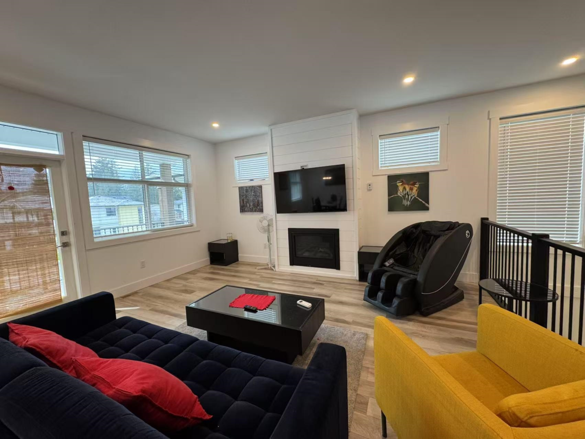 Pantry Photo of 20147 Beacon Road, Hope, BC