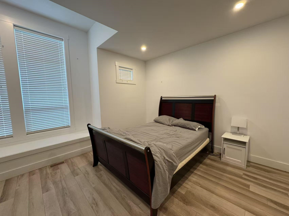 Primary Bathroom Photo of 20147 Beacon Road, Hope, BC