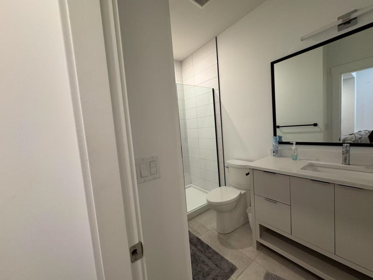 Walk-In Closet Photo of 20147 Beacon Road, Hope, BC